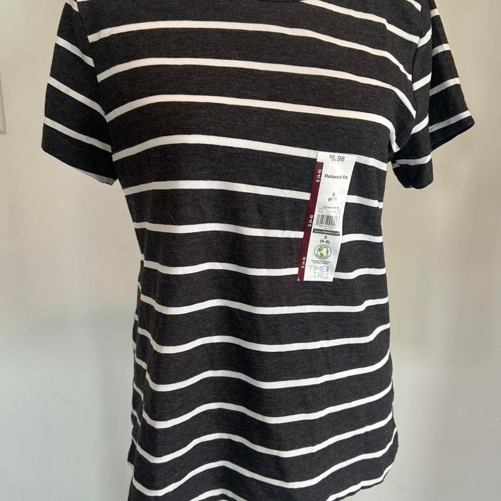 Time and Tru Women's Striped Relaxed Fit Short Sleeve Crew‎ Neck Tee Top, Small